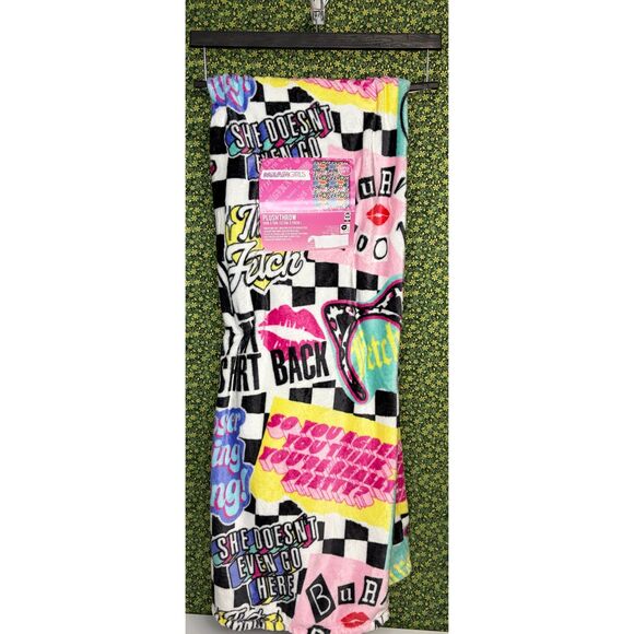 Mean Girls “So Fetch” Plush Throw 50” x 70” Super Soft Pink Quote Collage - Picture 1 of 4